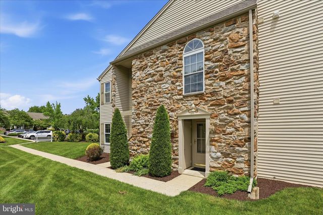 223 GREENVIEW DR, Lancaster, PA 17601