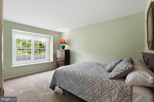 223 GREENVIEW DR, Lancaster, PA 17601