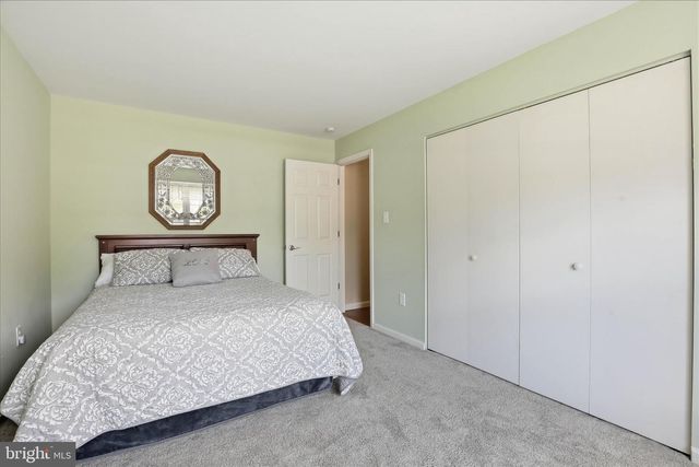 223 GREENVIEW DR, Lancaster, PA 17601