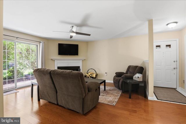 223 GREENVIEW DR, Lancaster, PA 17601