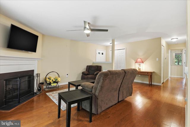 223 GREENVIEW DR, Lancaster, PA 17601