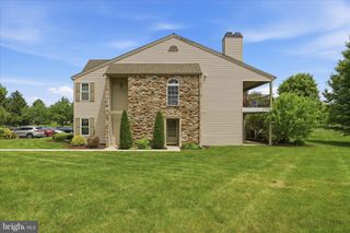 223 GREENVIEW DR, Lancaster, PA 17601