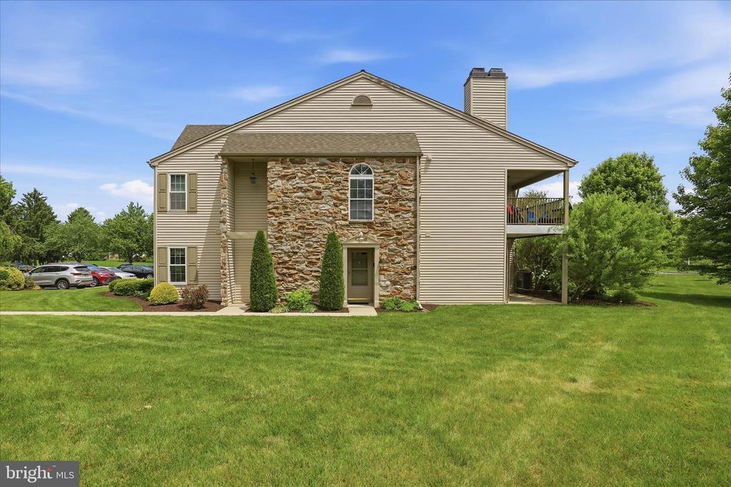 223 GREENVIEW DR, Lancaster, PA 17601