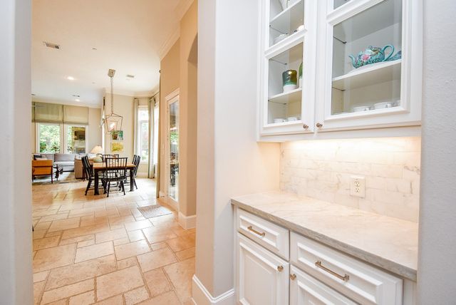 11910 Heritage Lane, Houston, TX 77024