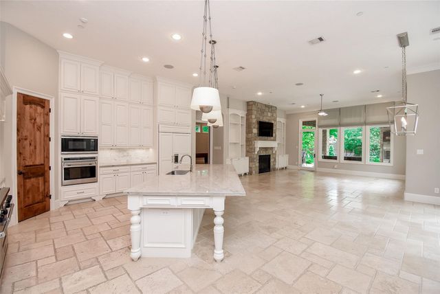 11910 Heritage Lane, Houston, TX 77024