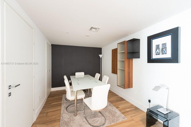 1300 Brickell Bay Dr 3205, Miami, FL 33131
