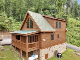 824 Eagle Cove Way, Gatlinburg, TN 37738