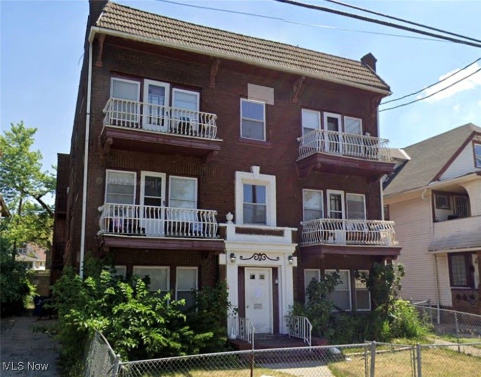 881 Eddy Road, Cleveland, OH 44108
