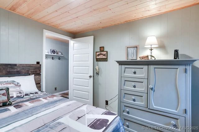 5112 Oakwood Drive, Kingston, OK 73439