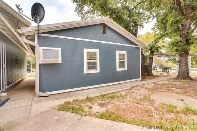 5112 Oakwood Drive, Kingston, OK 73439