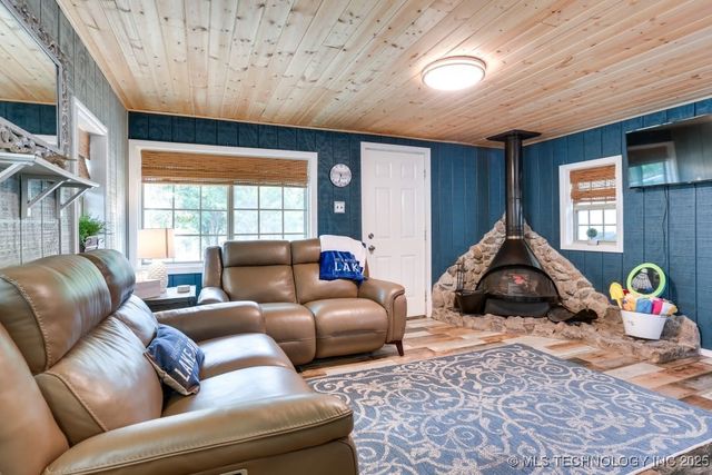 5112 Oakwood Drive, Kingston, OK 73439