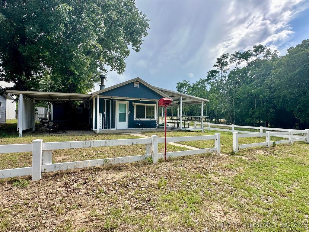 5112 Oakwood Drive, Kingston, OK 73439