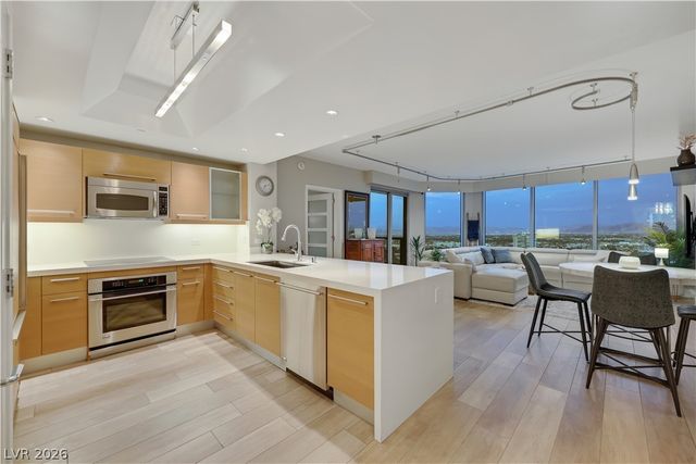 322 Karen Avenue 2902, Las Vegas, NV 89109