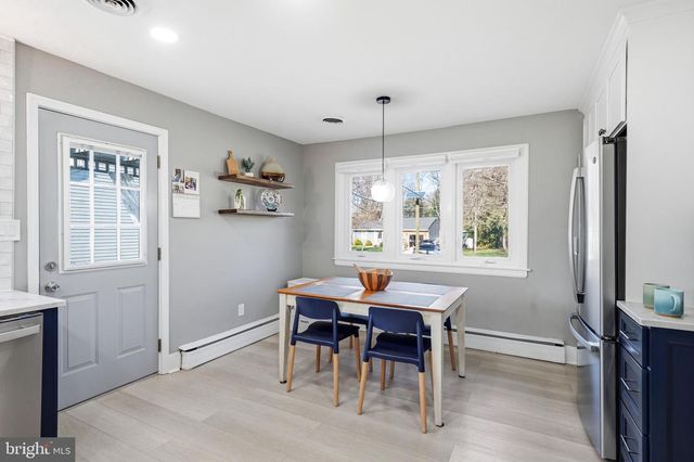 242 CENTER ST, Moorestown, NJ 08057