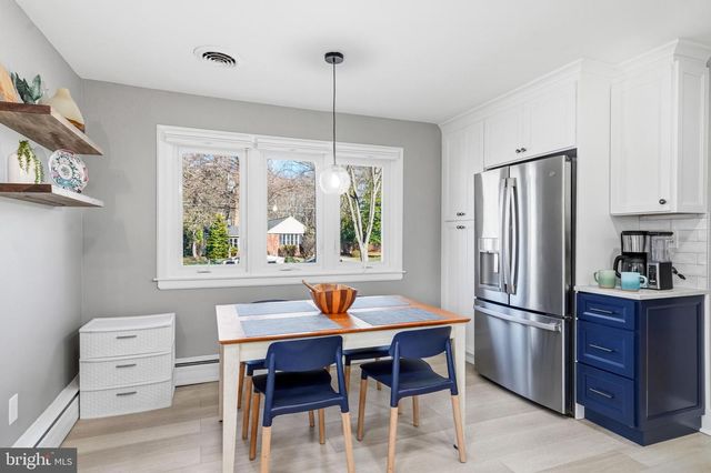 242 CENTER ST, Moorestown, NJ 08057