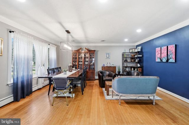 242 CENTER ST, Moorestown, NJ 08057