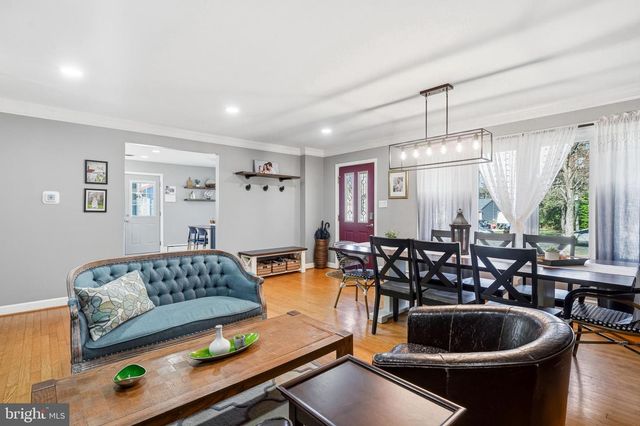 242 CENTER ST, Moorestown, NJ 08057