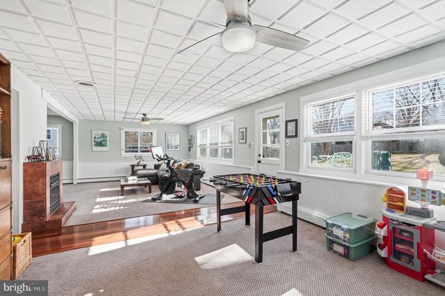 242 CENTER ST, Moorestown, NJ 08057