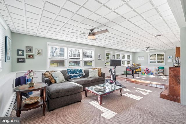 242 CENTER ST, Moorestown, NJ 08057