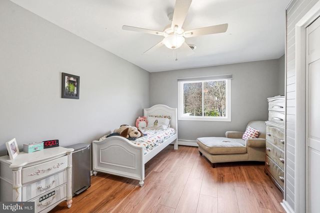 242 CENTER ST, Moorestown, NJ 08057