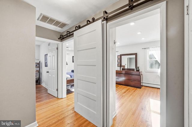 242 CENTER ST, Moorestown, NJ 08057