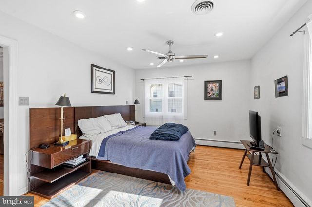 242 CENTER ST, Moorestown, NJ 08057