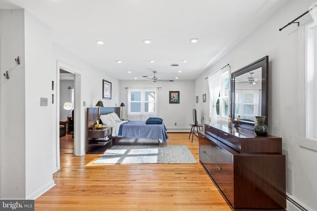 242 CENTER ST, Moorestown, NJ 08057