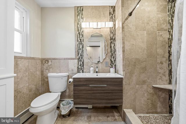 242 CENTER ST, Moorestown, NJ 08057