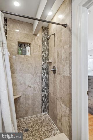 242 CENTER ST, Moorestown, NJ 08057