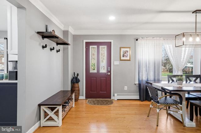 242 CENTER ST, Moorestown, NJ 08057