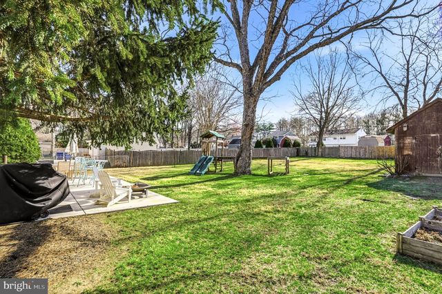 242 CENTER ST, Moorestown, NJ 08057