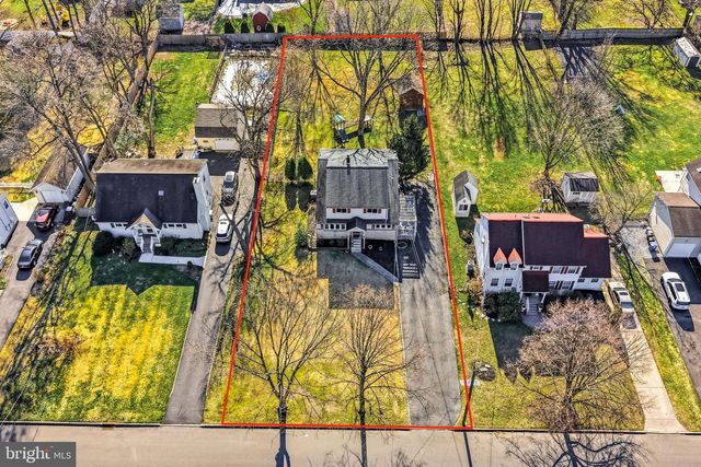 242 CENTER ST, Moorestown, NJ 08057