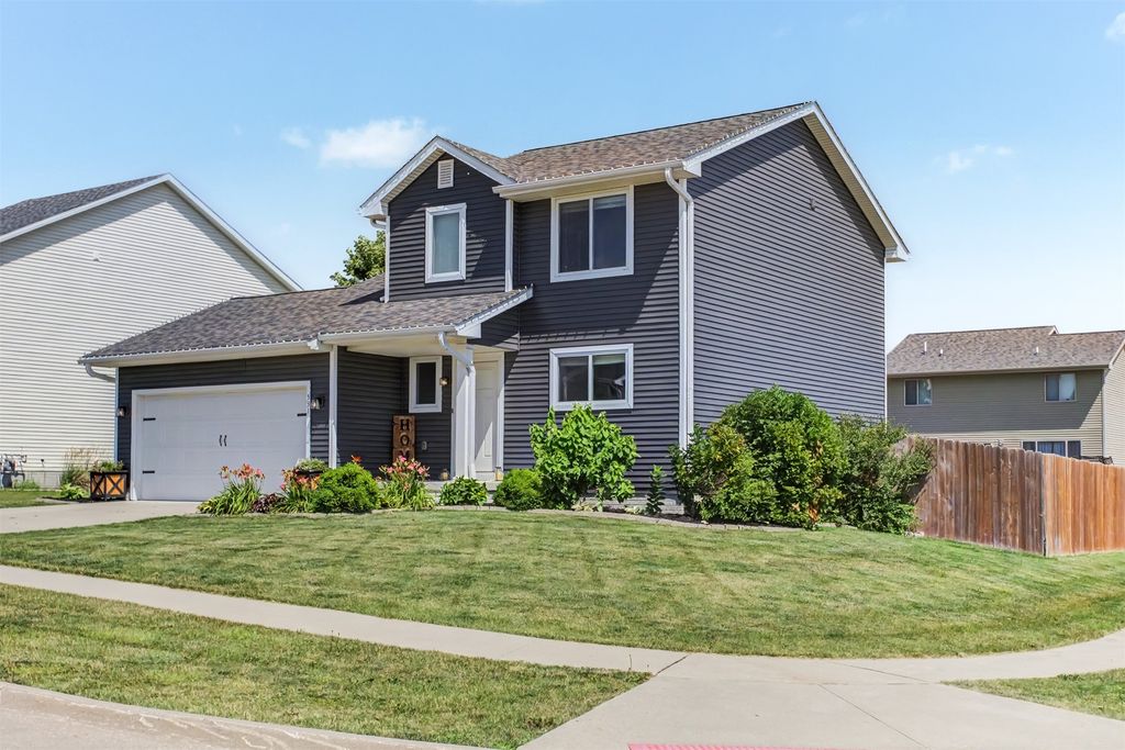 531 E 3rd Street, Huxley, IA 50124