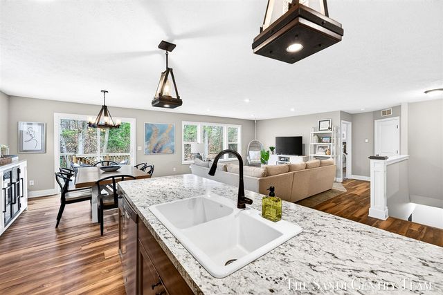 17285 Richton Drive, Nunica, MI 49448