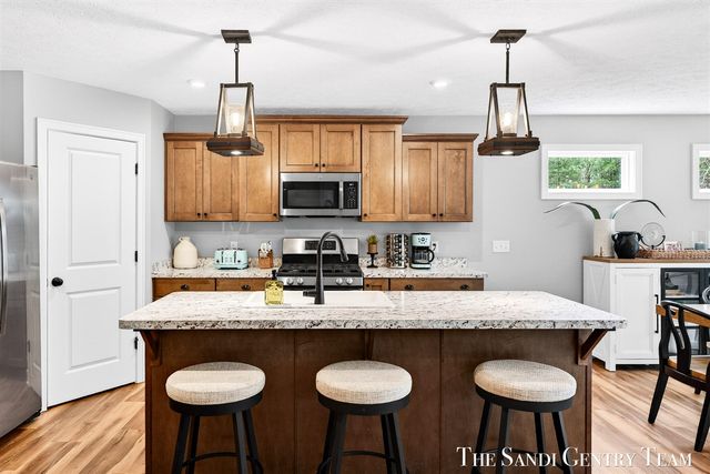 17285 Richton Drive, Nunica, MI 49448