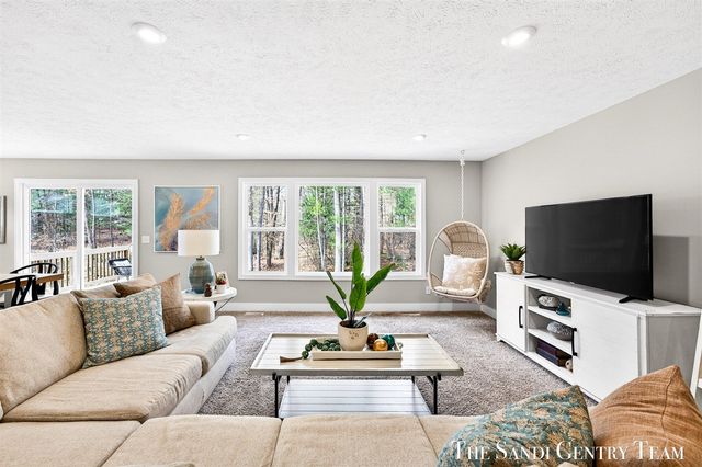 17285 Richton Drive, Nunica, MI 49448