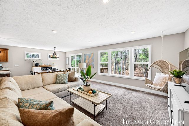 17285 Richton Drive, Nunica, MI 49448