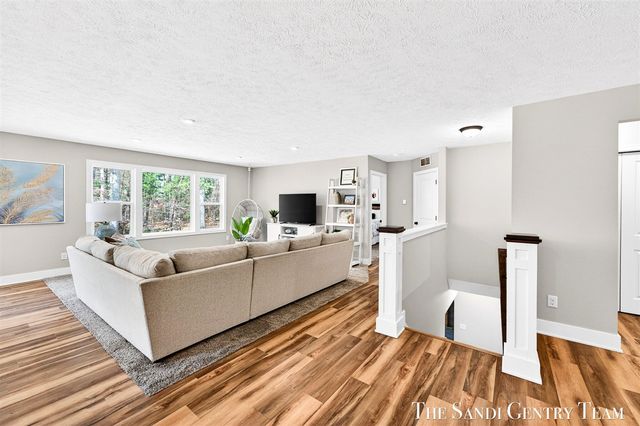 17285 Richton Drive, Nunica, MI 49448