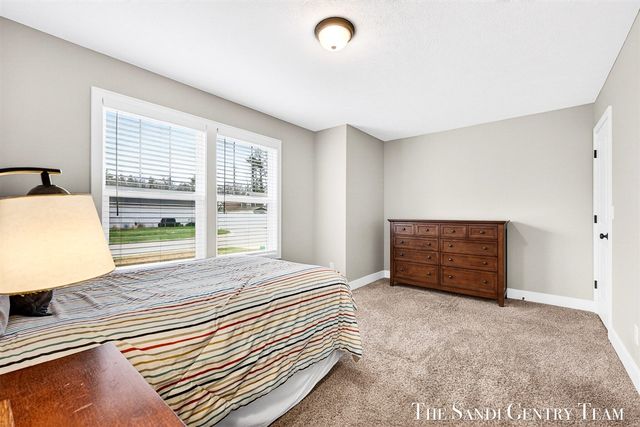 17285 Richton Drive, Nunica, MI 49448