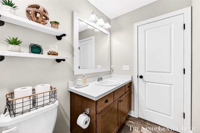 17285 Richton Drive, Nunica, MI 49448