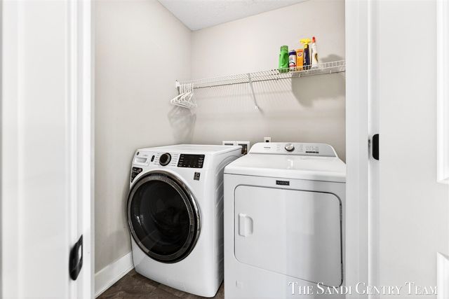 17285 Richton Drive, Nunica, MI 49448