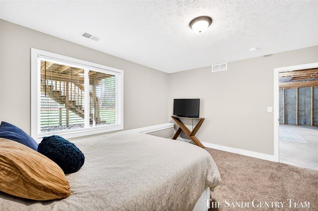 17285 Richton Drive, Nunica, MI 49448