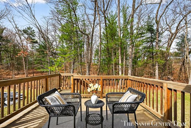 17285 Richton Drive, Nunica, MI 49448