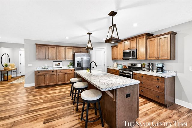 17285 Richton Drive, Nunica, MI 49448