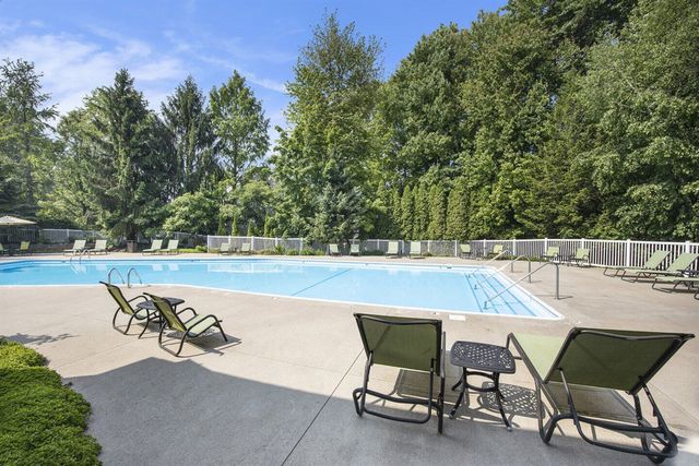 17285 Richton Drive, Nunica, MI 49448