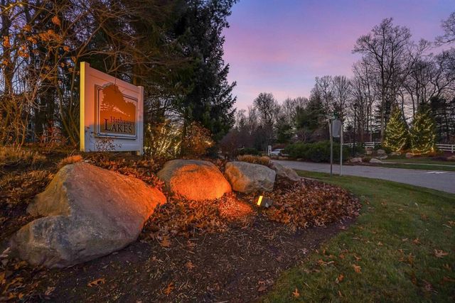 17285 Richton Drive, Nunica, MI 49448