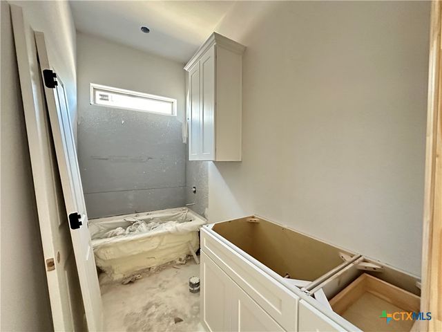 613 Golden Eagle, Salado, TX 76571