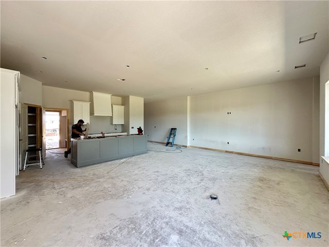 613 Golden Eagle, Salado, TX 76571