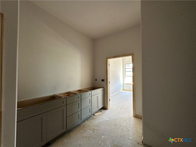 613 Golden Eagle, Salado, TX 76571