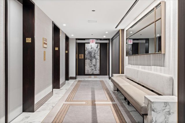 180 E PEARSON Street 4002, Chicago, IL 60611